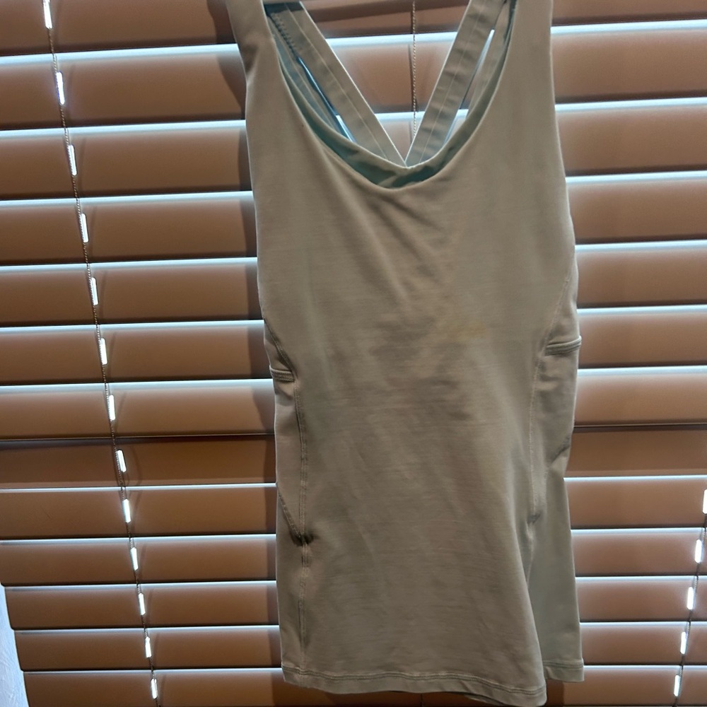 Lululemon tank great condition cute crisscross back